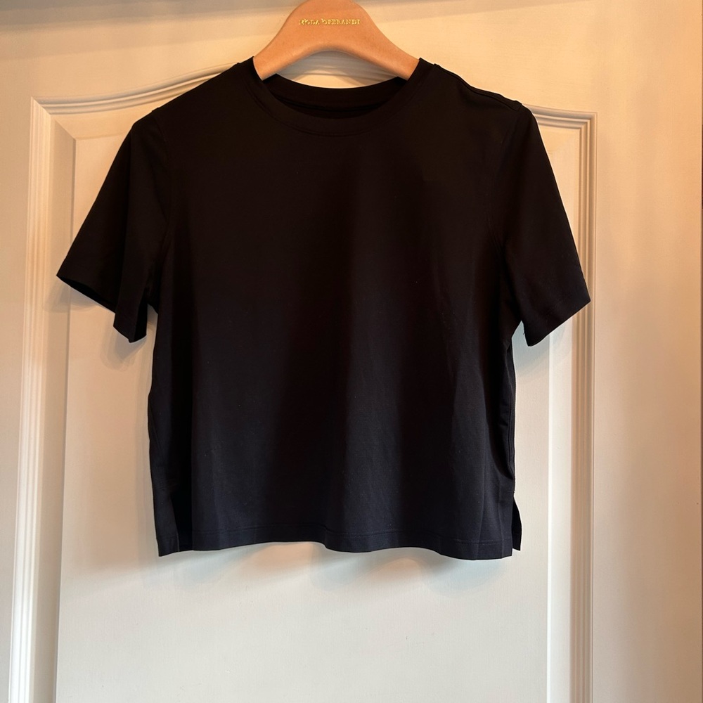 Lululemon Black Short Sleeve Top size 6